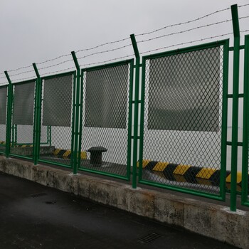 制造工业区护栏网水库隔离网浸塑围栏安全可靠