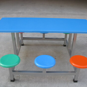 西安供应不锈钢餐桌椅/食堂连体餐桌椅/学生学习课桌椅质量