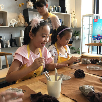 口碑好的陶吧加盟选择效益好的儿童手工陶艺加盟，就来天物坊陶艺文化