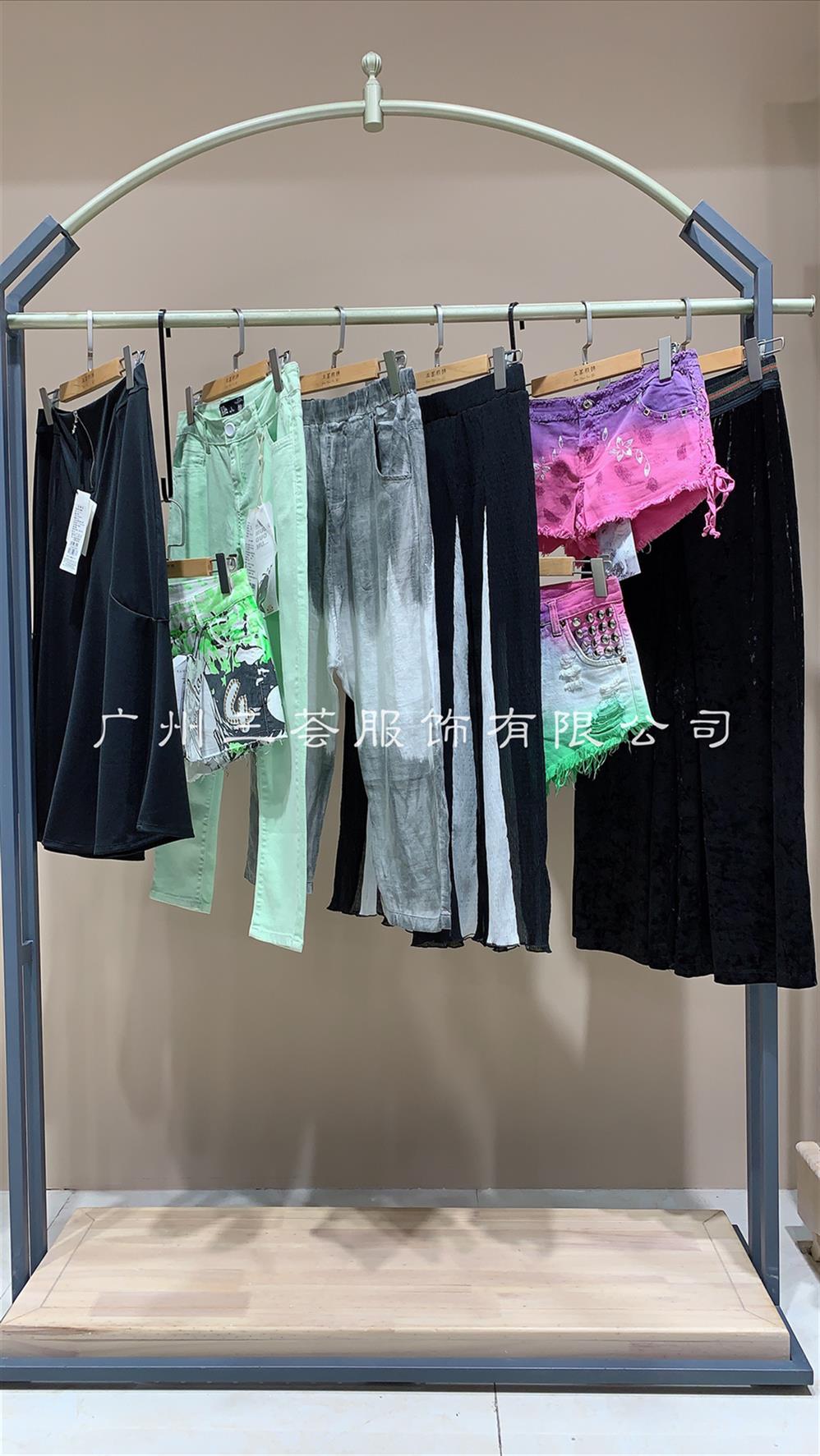寶姿秋冬款毛衣專柜尾貨批發(fā)批發(fā)