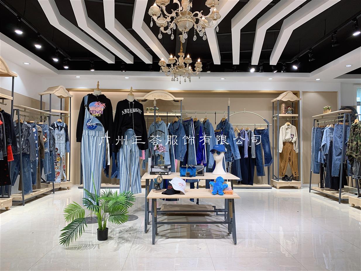 中山羽絨服專柜品牌尾貨批發套裝