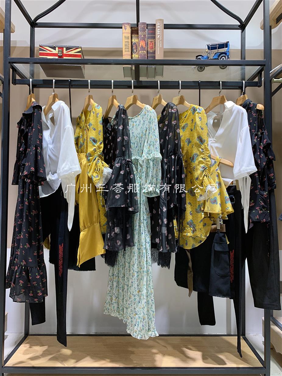廣州品牌衣服折扣店進(jìn)貨渠道