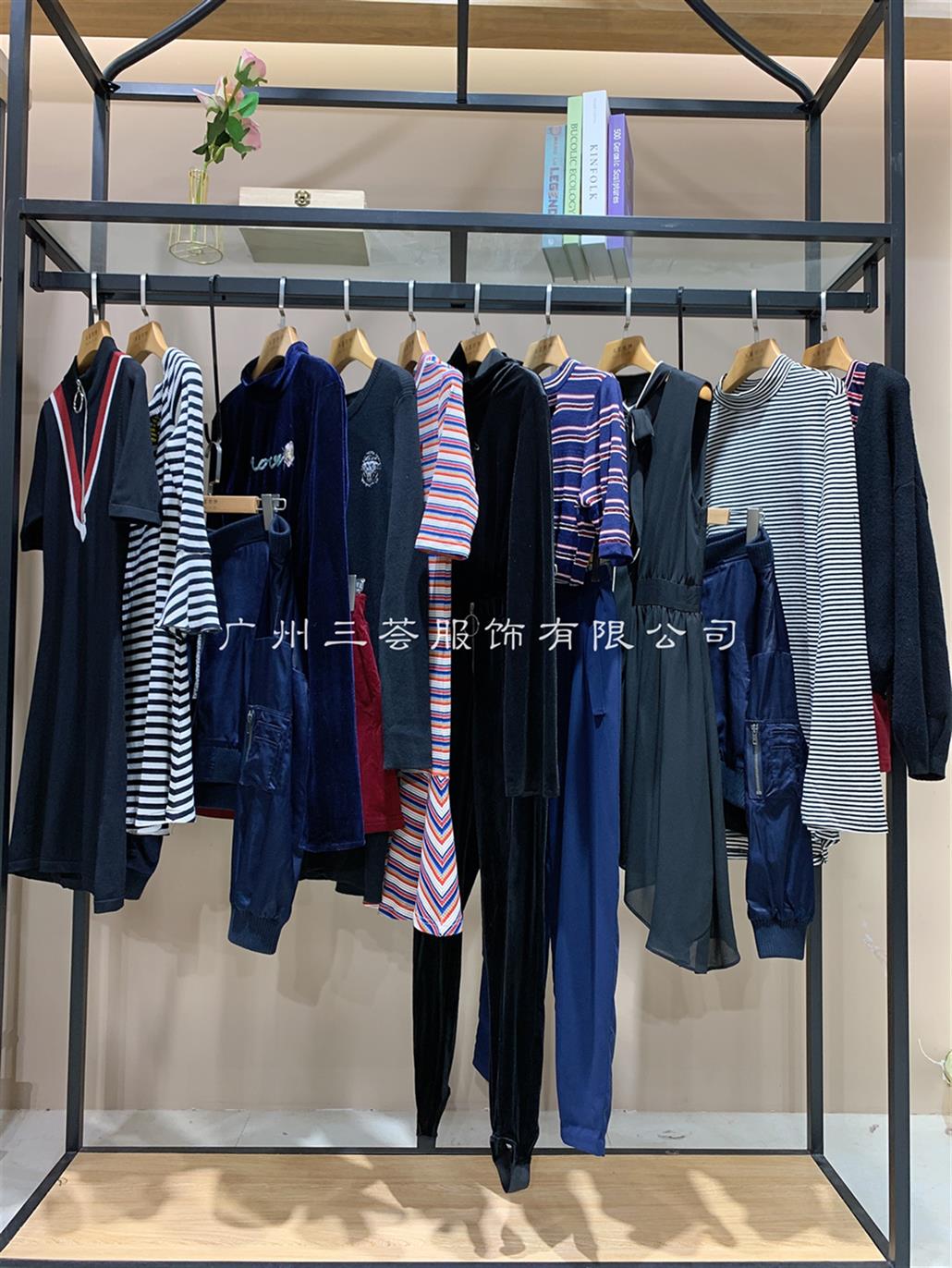 天津品牌衣服折扣店進貨渠道