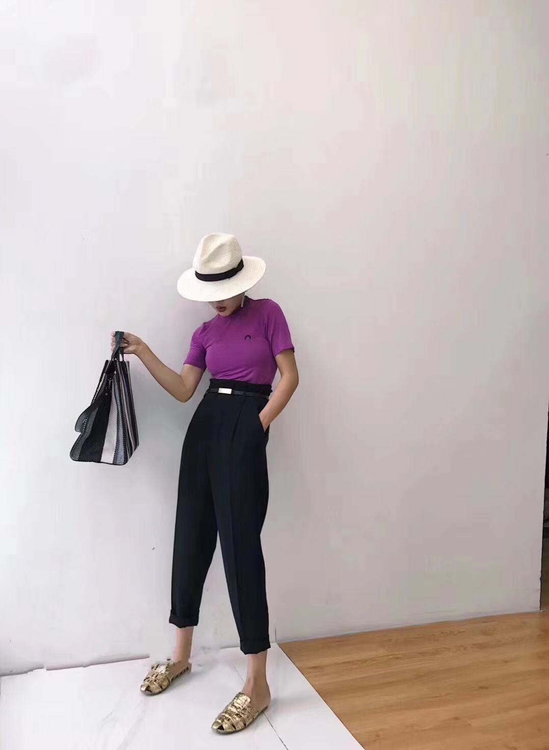 濟(jì)寧歐美女裝品牌批發(fā)廠