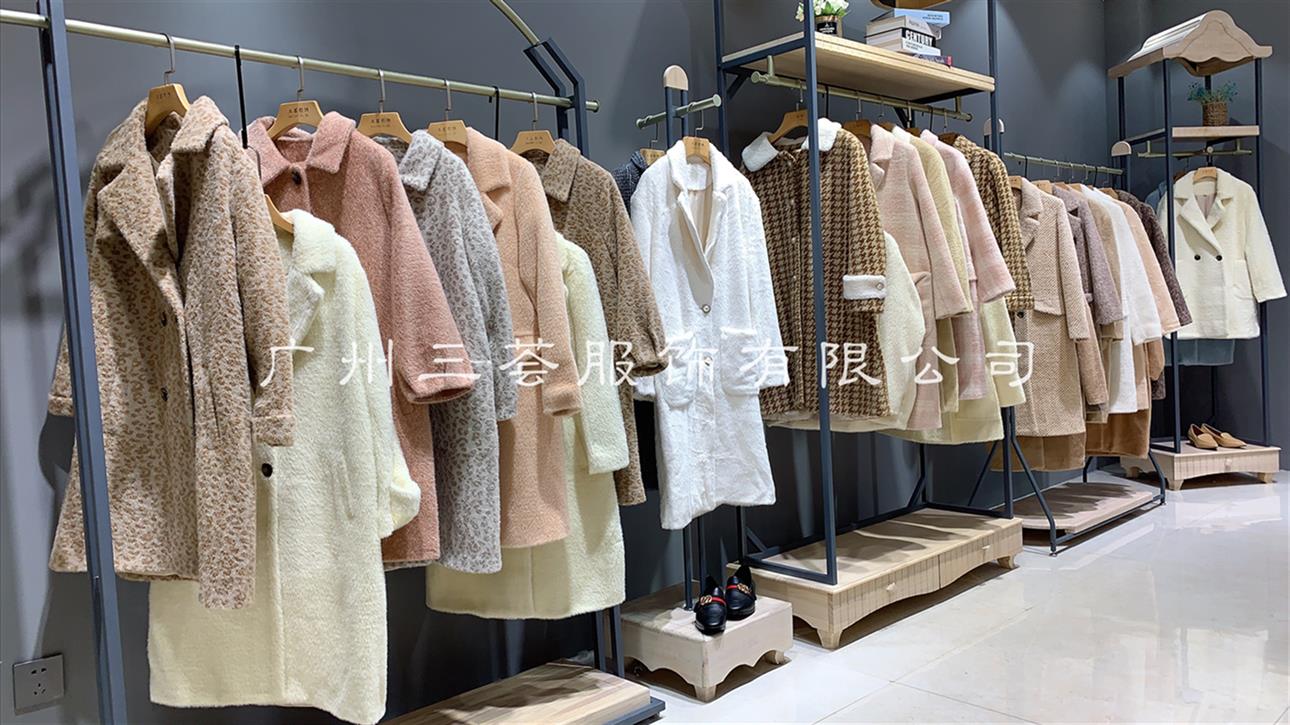 東灣昆明品牌折扣店加盟廣州三薈服飾有限公司品牌尾貨