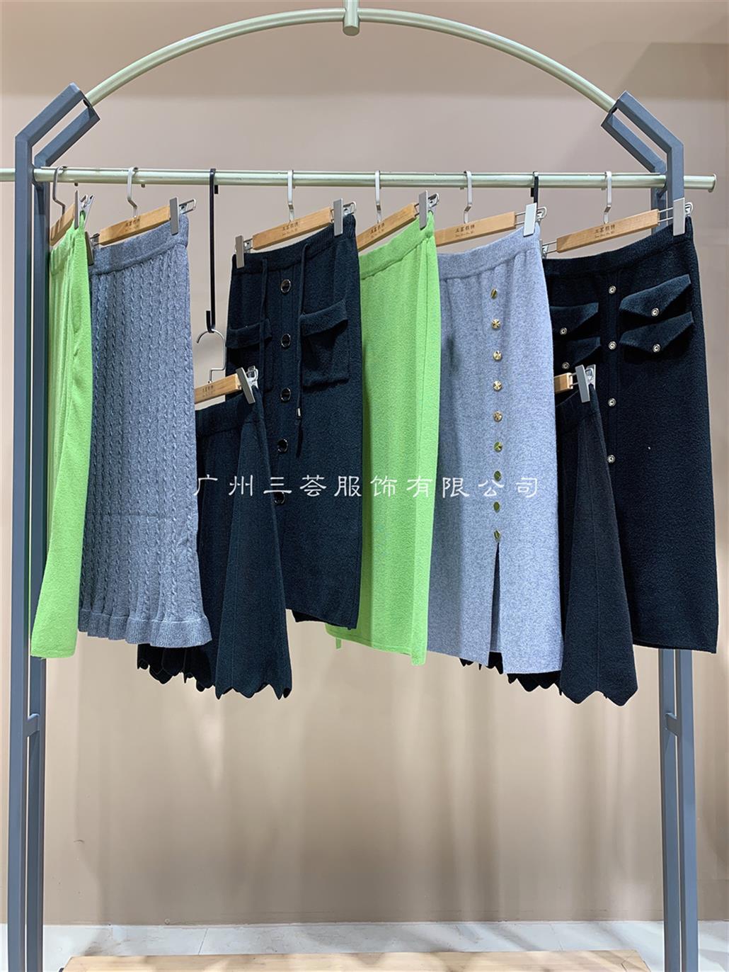 北京昆明品牌折扣店加盟廣州三薈服飾有限公司女裝批發