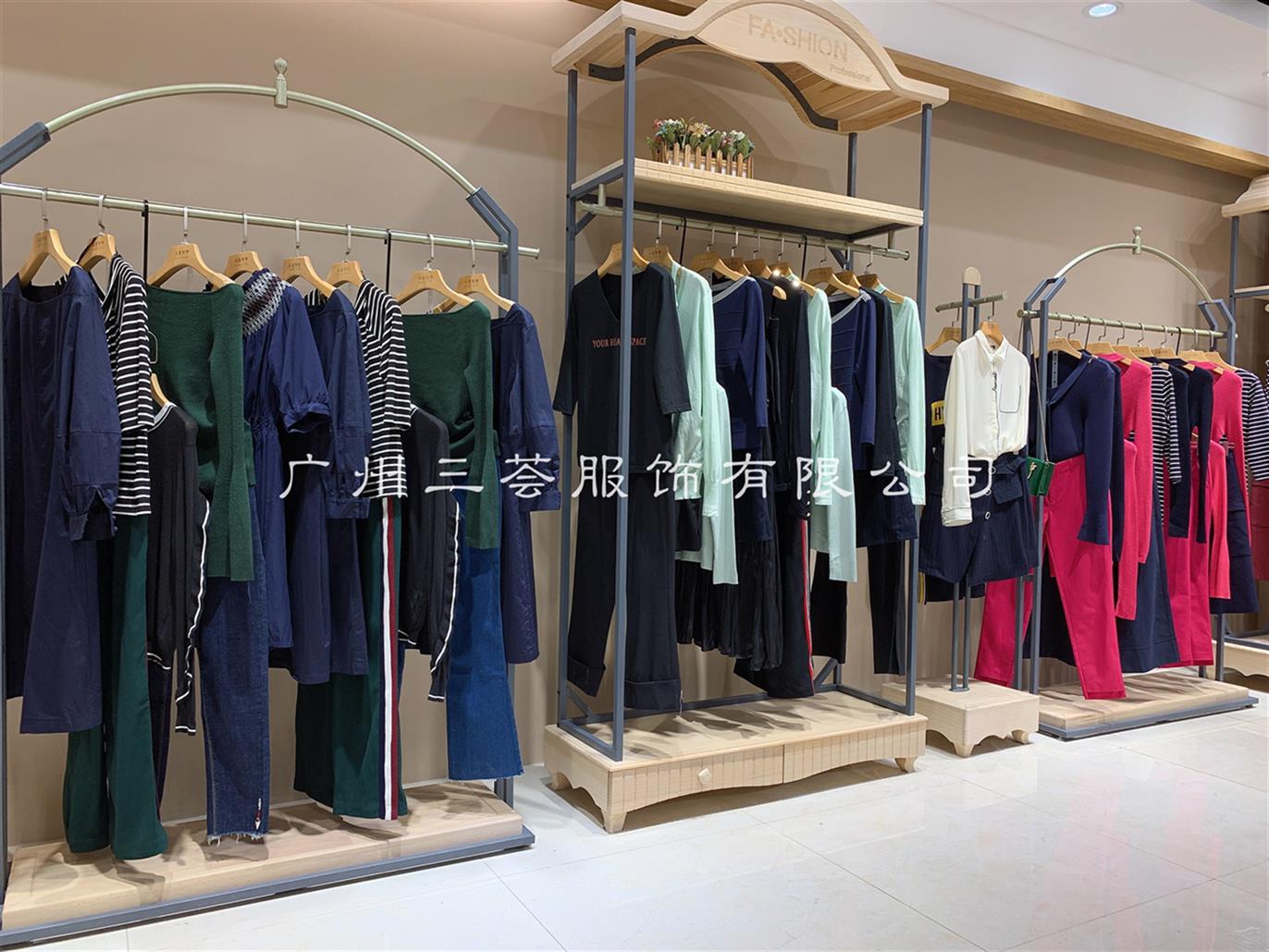 湘潭品牌折扣店加盟女裝尾貨批發(fā)