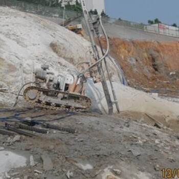 桂林劈裂机矿山开采爆破机械设备 劈裂棒 欢迎来电垂询