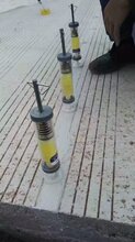 工程师裂缝灌浆树脂,邵阳路面裂缝AB-1树脂灌浆修复图片