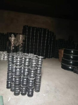 防腐耐酸堿304不銹鋼橡膠軟連接橡膠軟連接DN700現(xiàn)貨批發(fā)