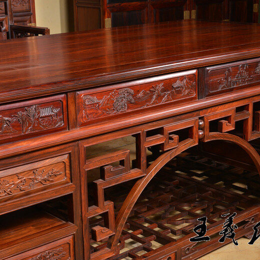 红木工艺品大红酸枝办公桌价值,大果紫檀办公桌