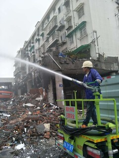 萧山北干出租洒水车降尘绿化喷洒人工降雨拍戏图片3