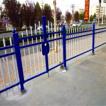 鐵藝護(hù)欄大門鋁藝陽臺(tái)護(hù)欄廠家定制