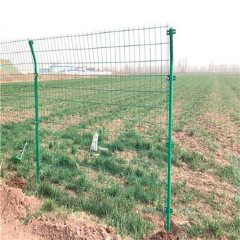 双边丝护栏网圈地护栏网青岛栏杆生产基地