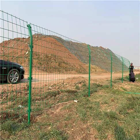 定制双边丝护栏网 高速公路护栏网 青岛栏杆生产基地