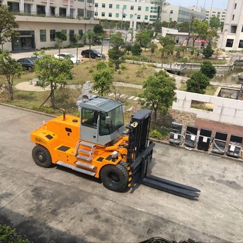 華南重工15噸叉車系統(tǒng)穩(wěn)定性能可靠