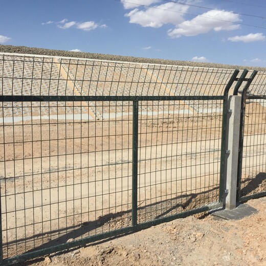 闸北水泥混凝土围栏柱禁止入内防护网厂家,防护栅栏