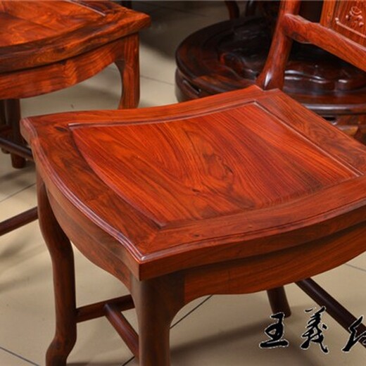 临沂红木沙发报价王义红木大红酸枝圈椅融合了古典美,老红木餐桌