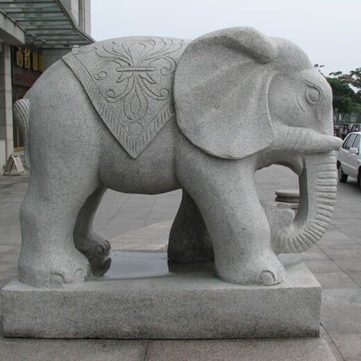 济宁公园石雕象母子象