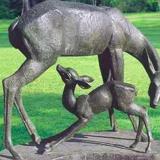 制造小区动物雕像品种繁多