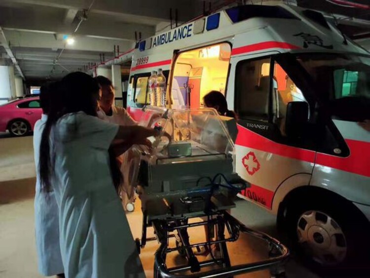 格尔木跨省120救护车转院120新生儿转院按公里收费 
