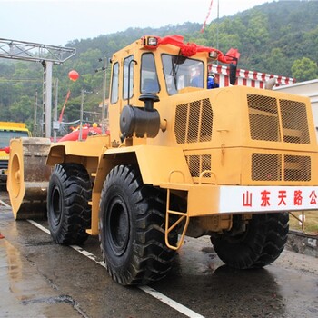 重庆三角式冲击压路机厂家,高速修建冲击压路机