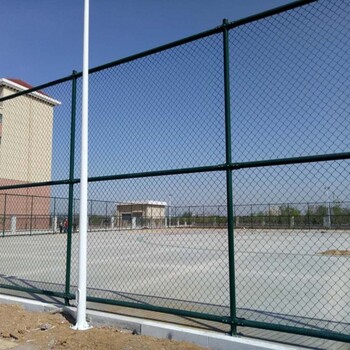 通化喷塑篮球场围网表面处理方式体育场围网