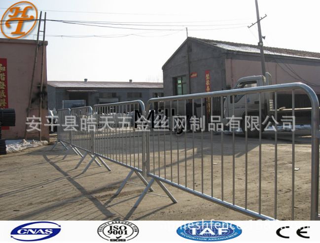 八字腿移動護欄.png