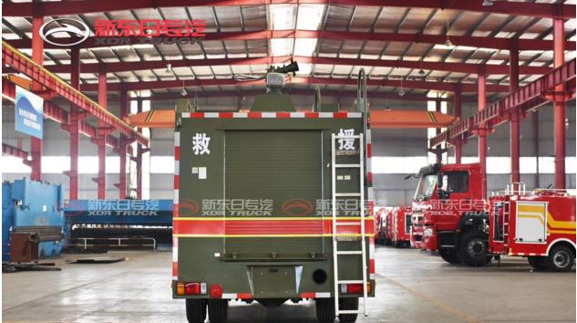军绿色五十铃3.5吨水罐消防车