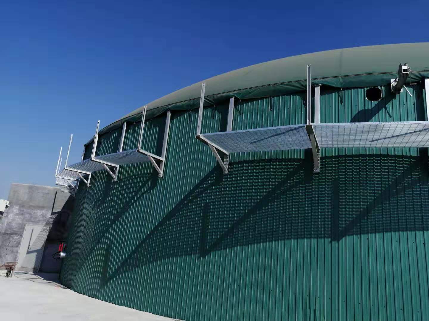 集磊格柵板1.jpg
