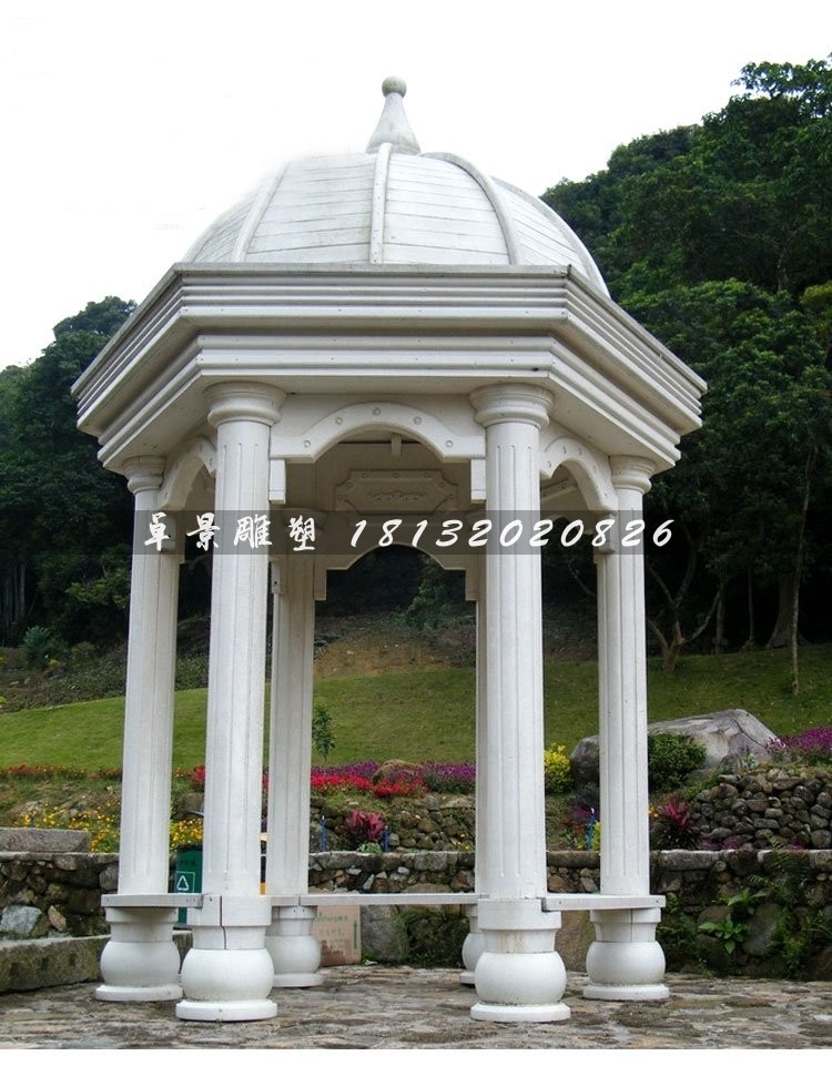 石雕凉亭是从我国古代流传下来的一种装饰建筑,在我国古代的时候,石雕凉亭很受欢迎,在一些官家或者是富商或者是公共场合的湖上等等,都会见到石雕凉亭的存在,石雕凉亭除了能够让人们休息,还能够起到装饰作用,再搭配上小桥流水,更是美不胜收。随着社会的发展和城市化进程的加快,我们经常在一些公园里见到不同外形的石雕凉亭,这些石雕凉亭的摆放能够提升整个公园的形象,给人一种复古的感觉,还能够让人们休息乘凉。