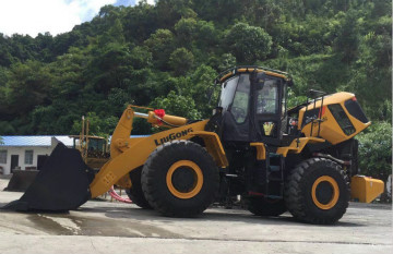 東莞柳工CLG8128H裝載機狂歡購