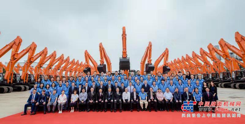在“變”與“不變”間  看日立建機的攻守道
