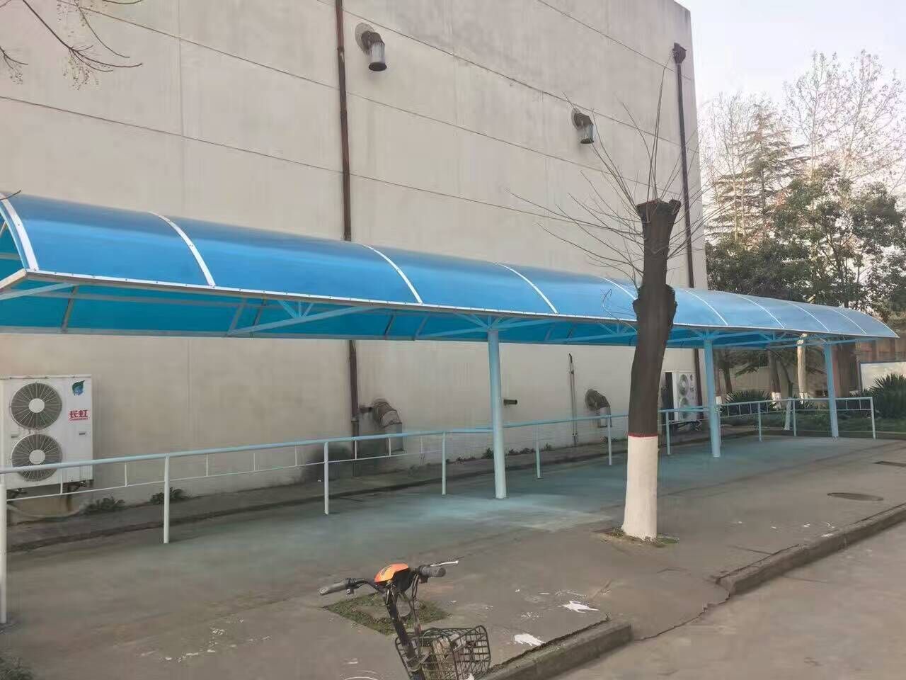 智能电动自行车棚投入使用“防灭结合”为89年房龄的“金城里AG尊龙凯时- 尊龙凯时官方网站- 尊龙凯时APP下载”筑牢防火墙