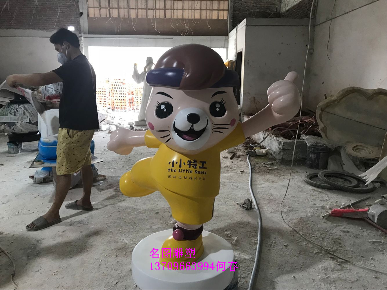 佛山玻璃钢人物雕塑定做玻璃钢雕塑厂家