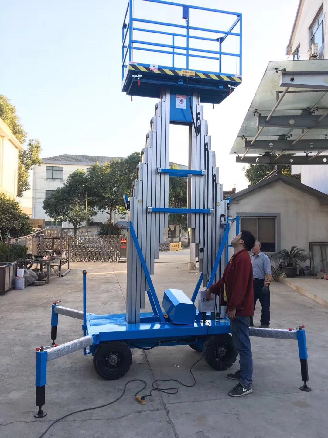 雙人高空作業(yè)大輪子升降機(jī)廠家