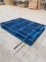 青島城陽(yáng)九成新塑料托盤出售四面進(jìn)叉化工廠倉(cāng)儲(chǔ)使用1.2m現(xiàn)貨