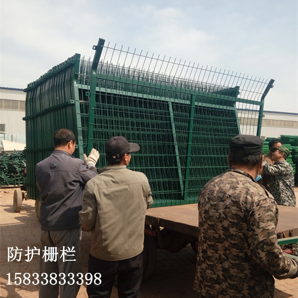鐵路防護(hù)柵欄100.jpg