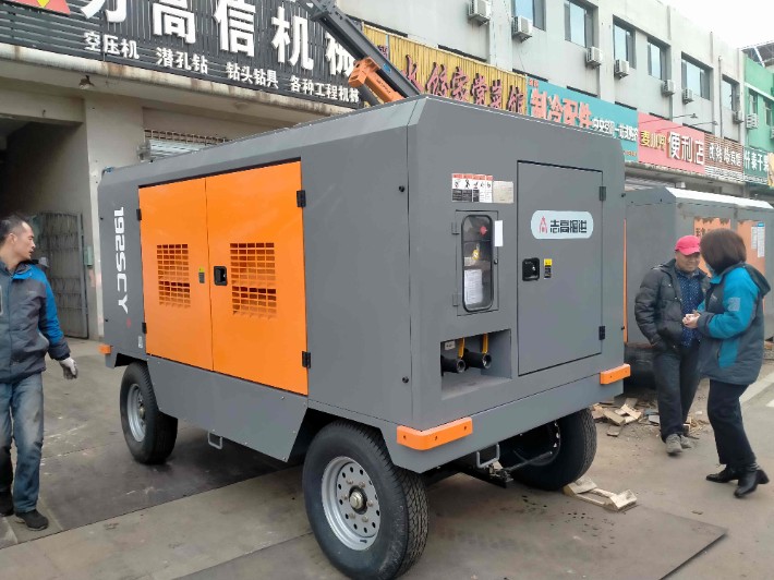 志高192scy-17重型移动螺杆式空压机