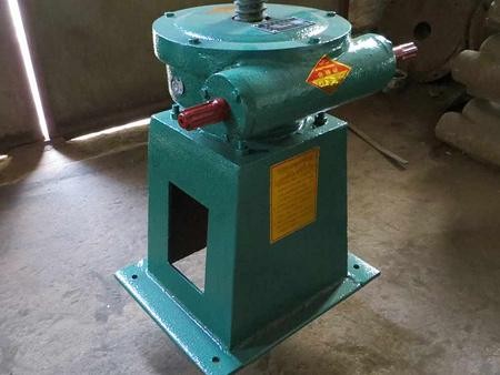 黑龍江齊齊哈爾直聯(lián)螺桿啟閉機(jī)規(guī)格齊全-瑞鑫水工制造