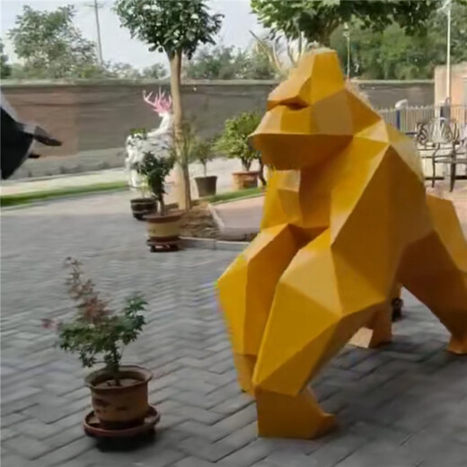 不銹鋼幾何切面大猩猩雕塑