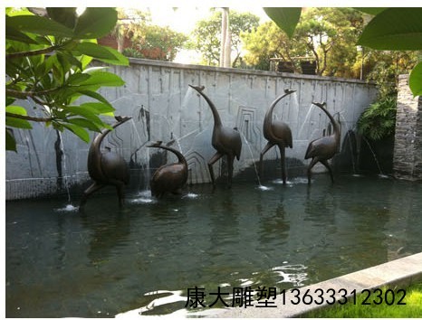 不園林景觀黃銅鏤空雕塑水池主題公園鶴裝飾品雕塑.jpg