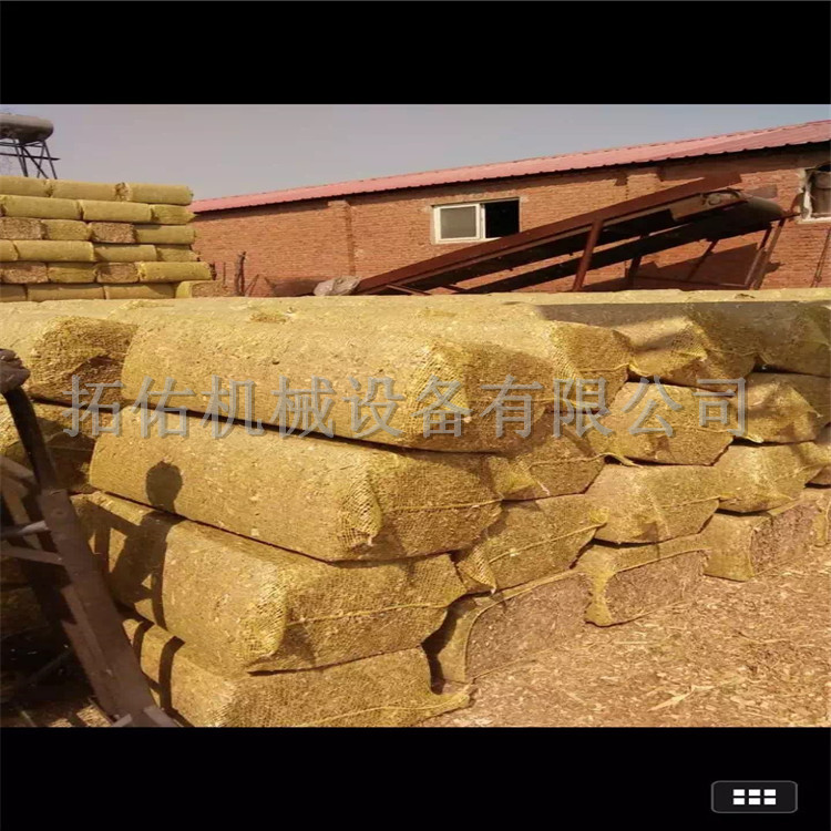山东拓佑黄储玉米秸秆压块机玉米秸秆黄储机秸秆黄储套袋打包机