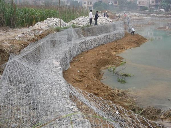 雷諾護墊護岸