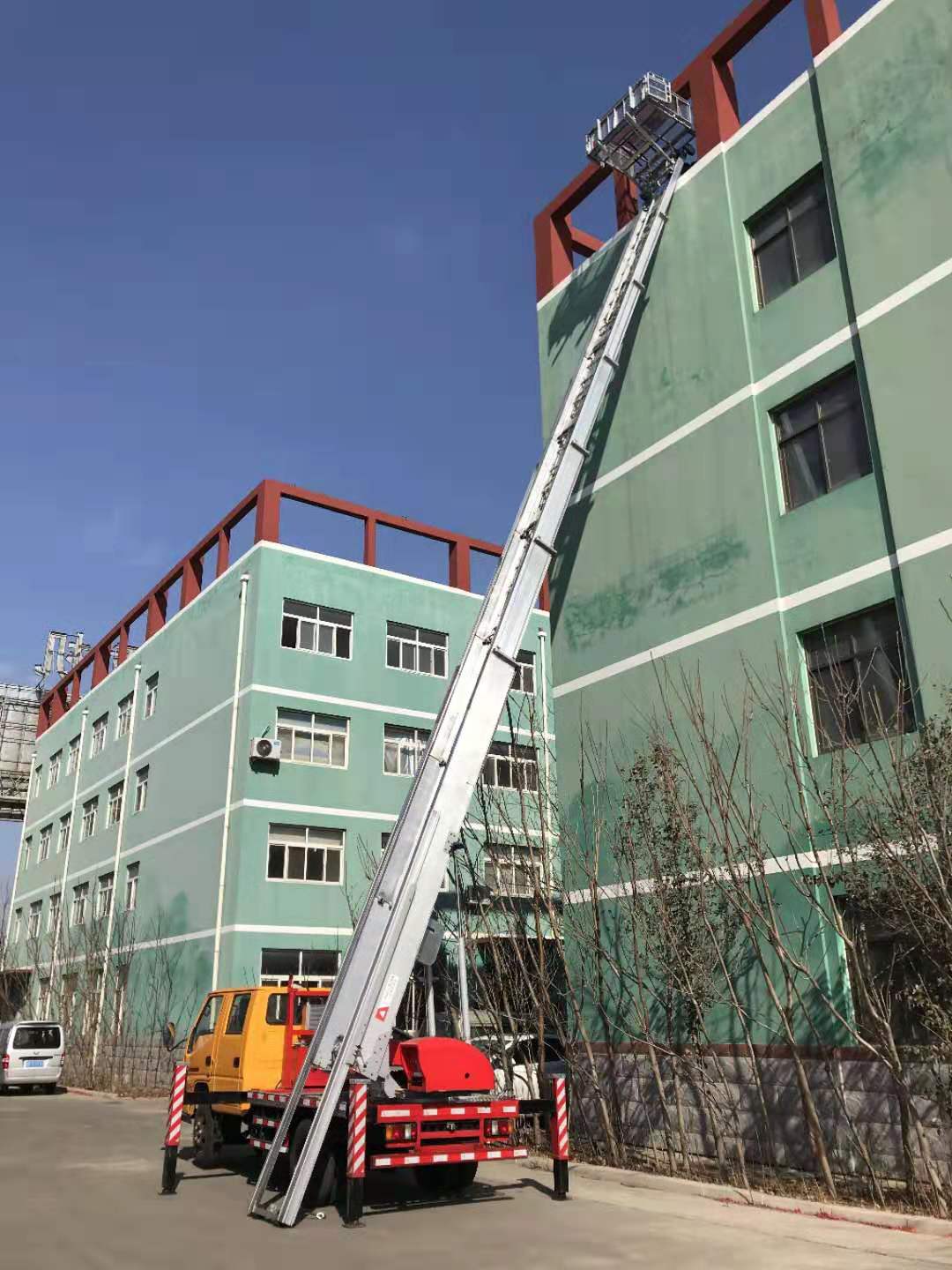 青岛云梯车质量怎么样,云梯上料车