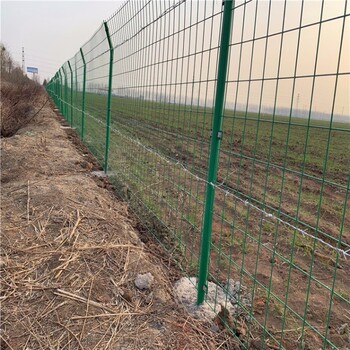 连云港双边丝护栏网厂家园林场地护栏