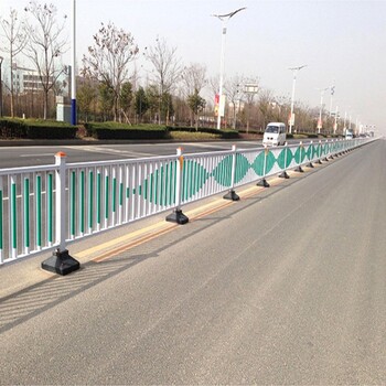 青岛公路护栏高速公路护栏太阳能警示灯