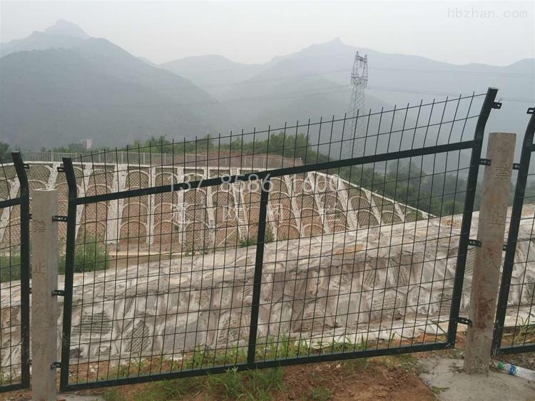 高速鐵路橋防護柵欄 (4) (Copy).jpeg
