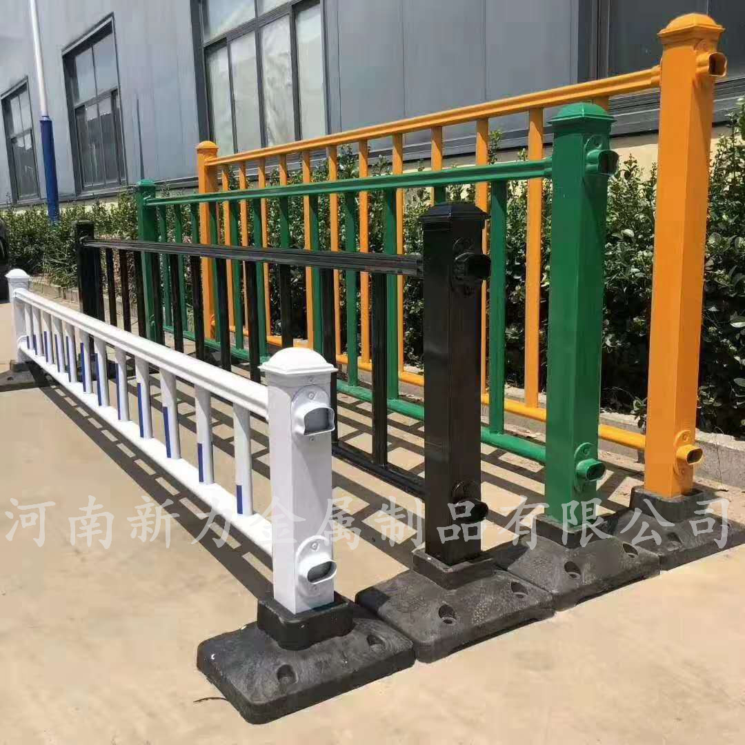 道路護(hù)欄-106!.jpg