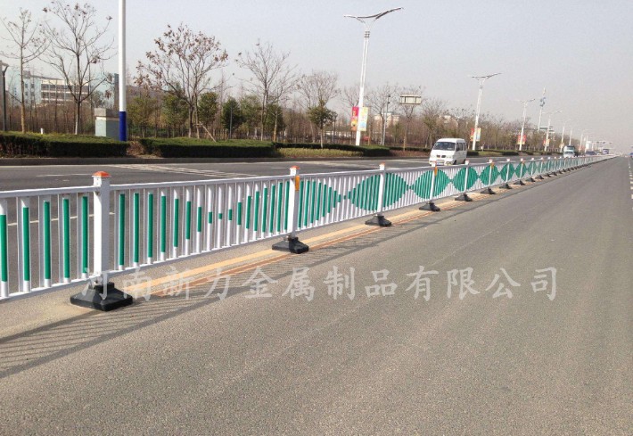 道路護(hù)欄-58!.jpg